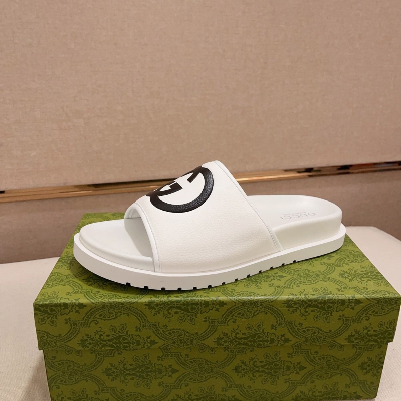 G*u*i slippers